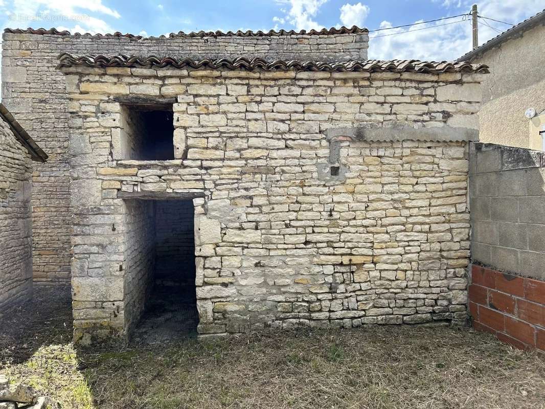 Maison à LOUBILLE