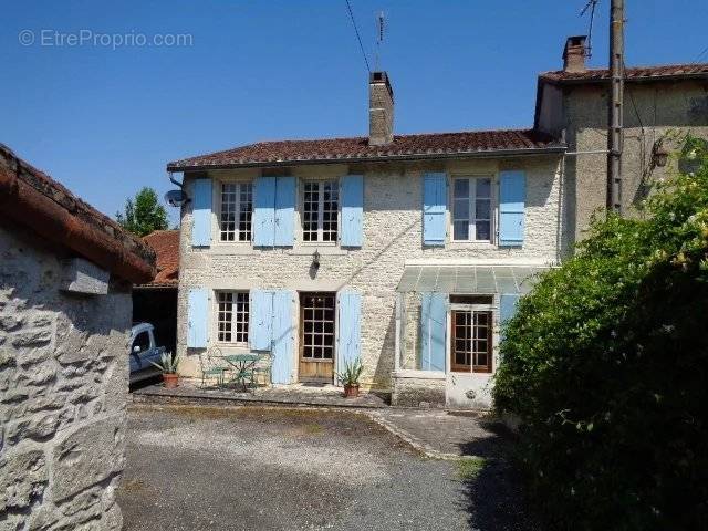 Maison à VERTEUIL-SUR-CHARENTE