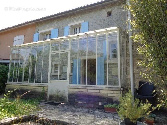 Maison à VERTEUIL-SUR-CHARENTE