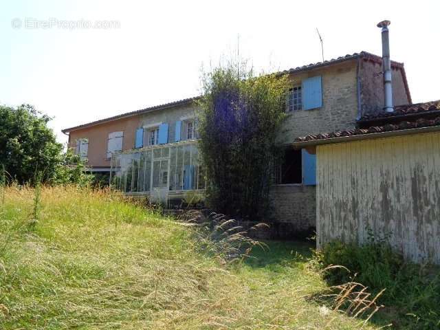 Maison à VERTEUIL-SUR-CHARENTE