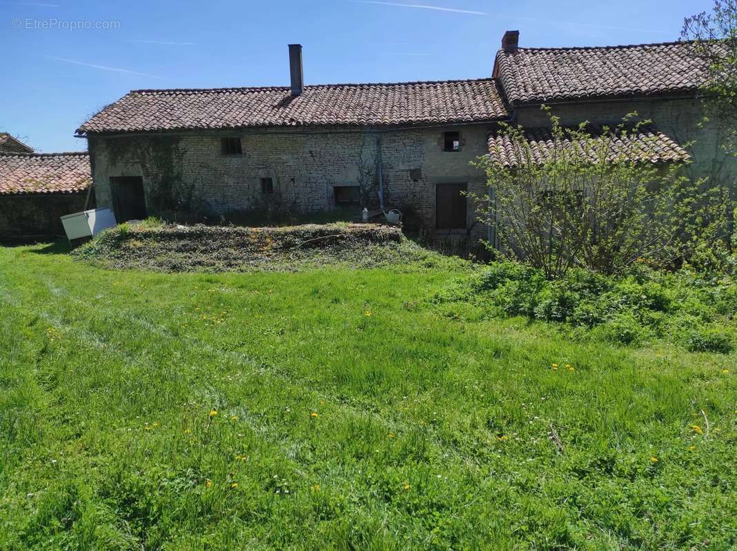 Maison à CHARROUX