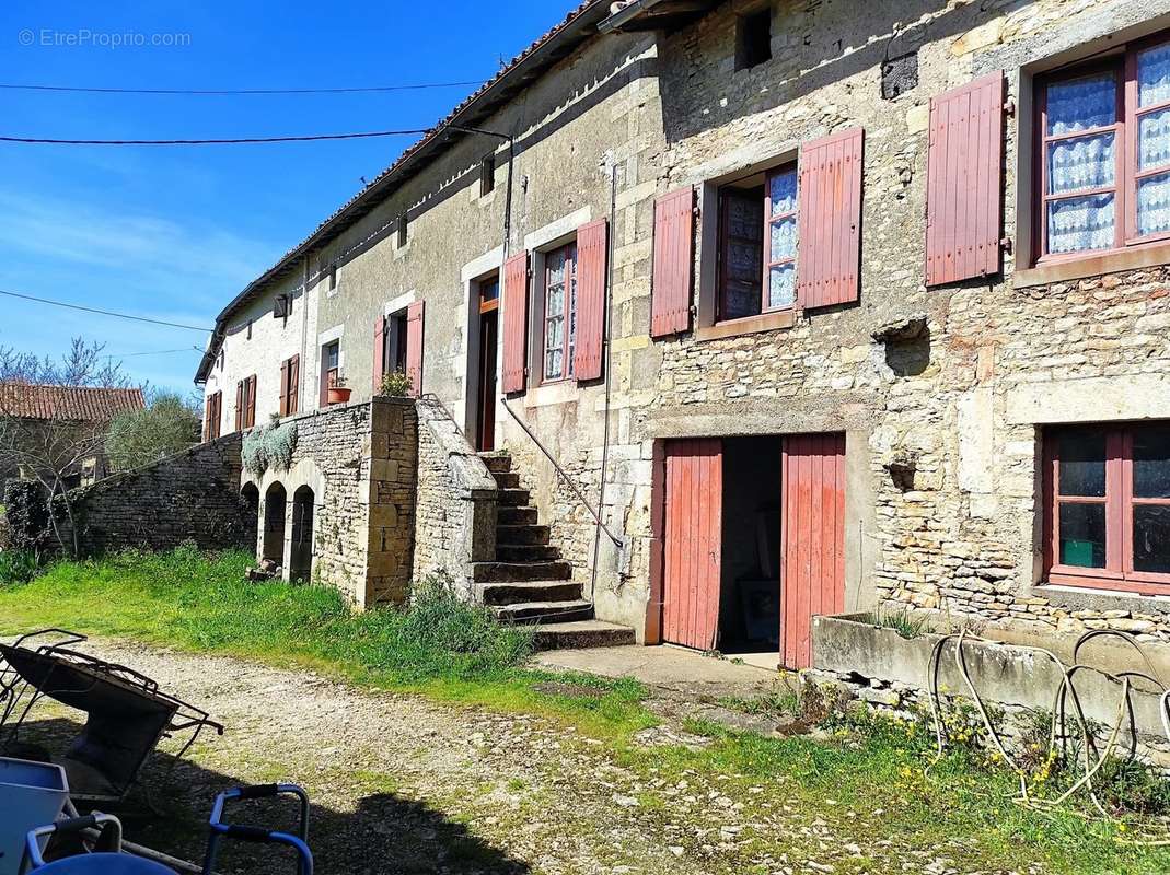 Maison à CHARROUX