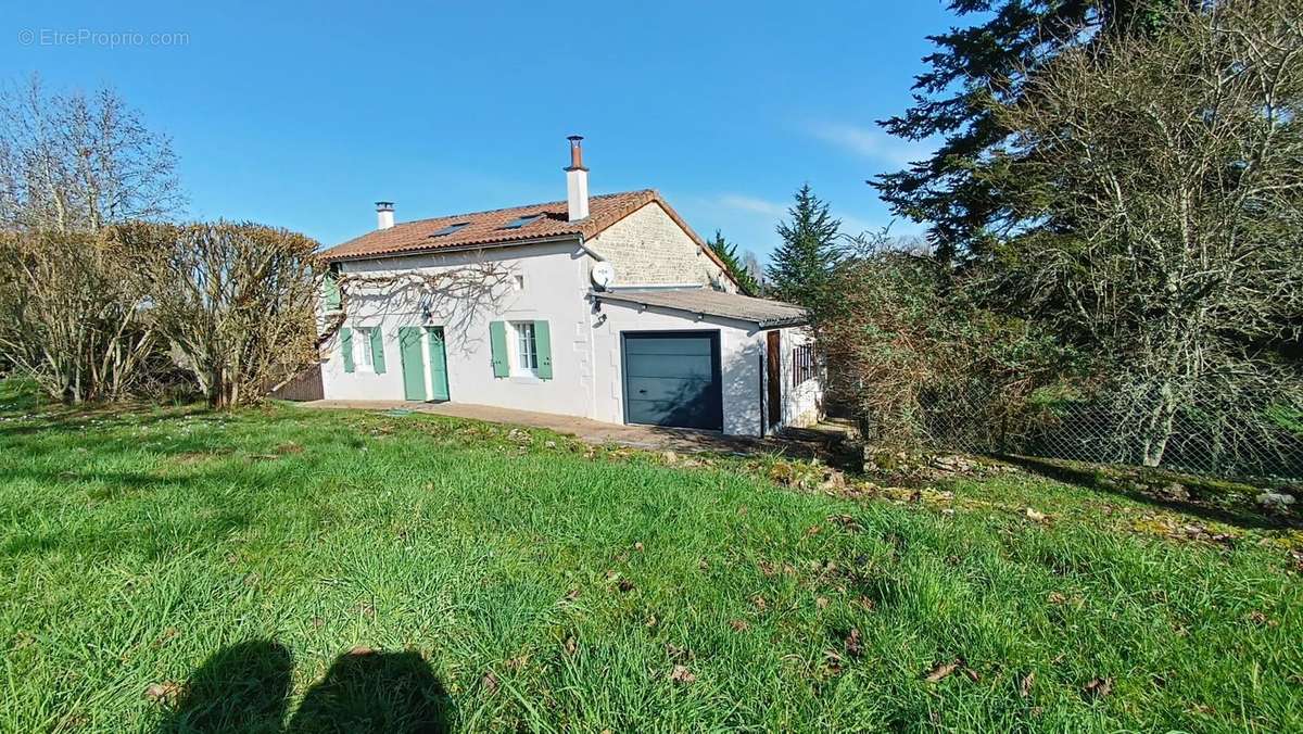 Maison à NANTEUIL-EN-VALLEE