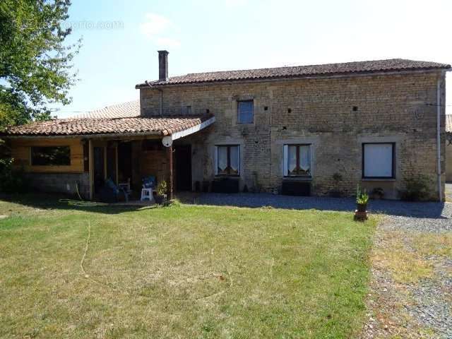 Maison à CHEF-BOUTONNE