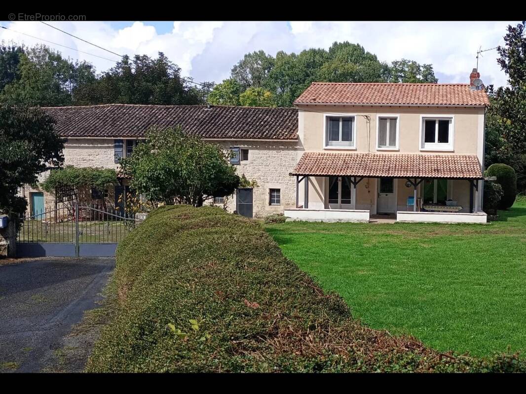 Maison à PAIZAY-LE-TORT