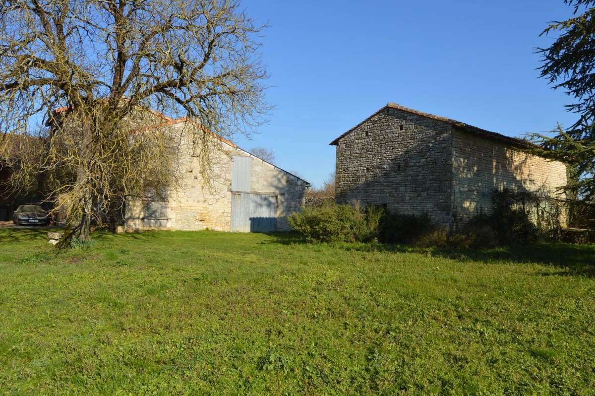 Maison à COURCOME