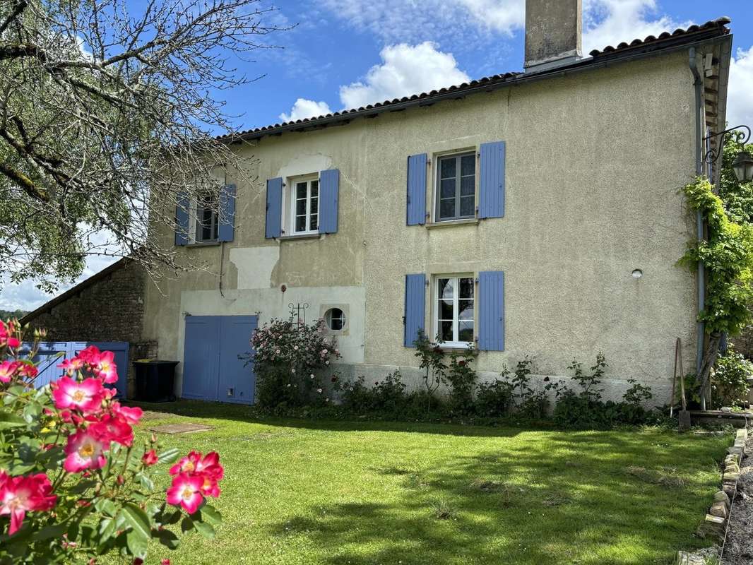 Maison à NANTEUIL-EN-VALLEE