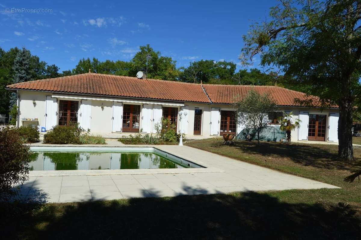 Maison à CONDAC