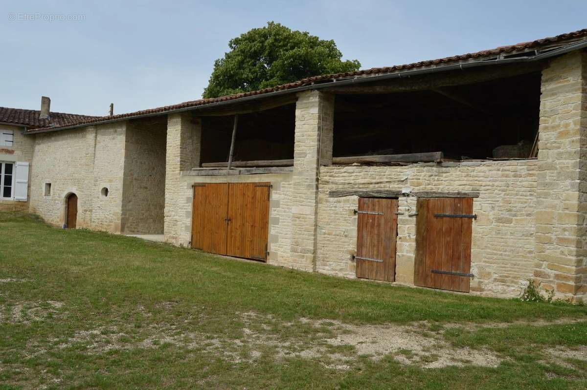 Maison à VILLEFAGNAN