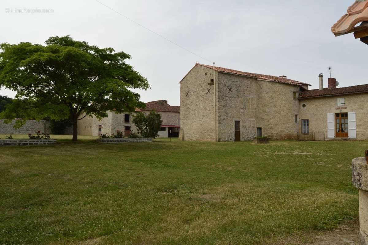 Maison à VILLEFAGNAN