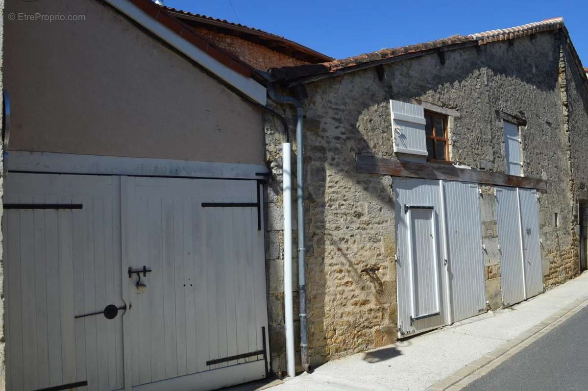 Maison à NANTEUIL-EN-VALLEE