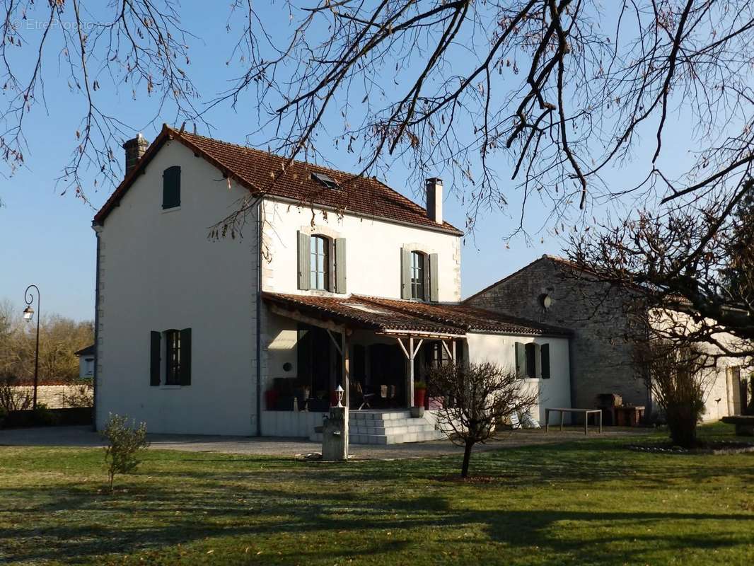 Maison à MAINE-DE-BOIXE