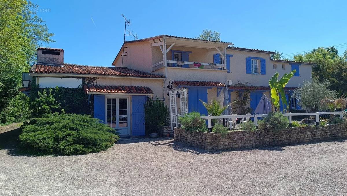 Maison à VERTEUIL-SUR-CHARENTE