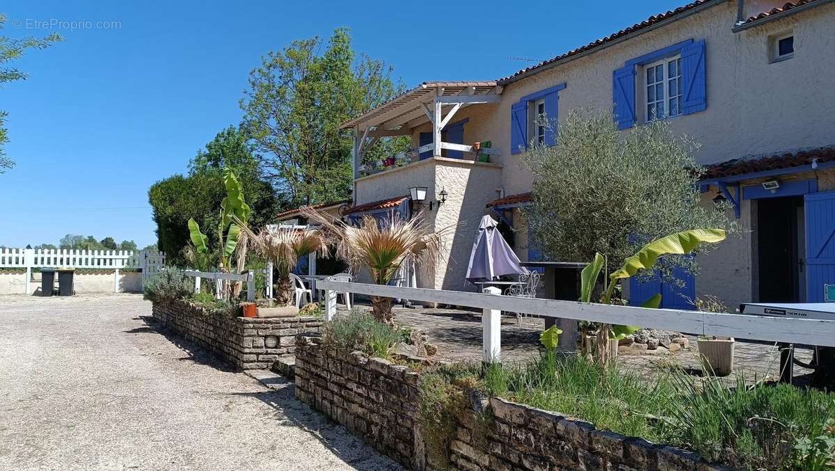 Maison à VERTEUIL-SUR-CHARENTE