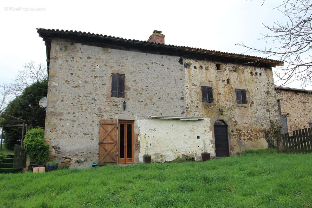 Maison à ETAGNAC