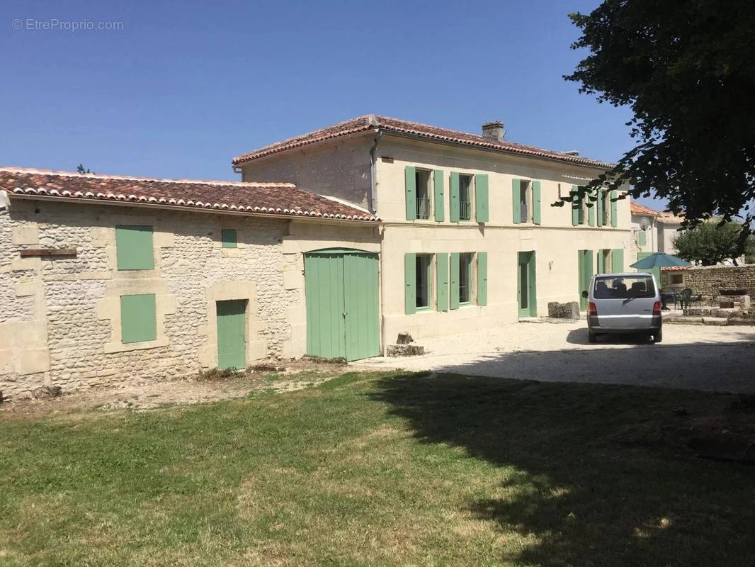 Maison à SAINT-SULPICE-DE-COGNAC