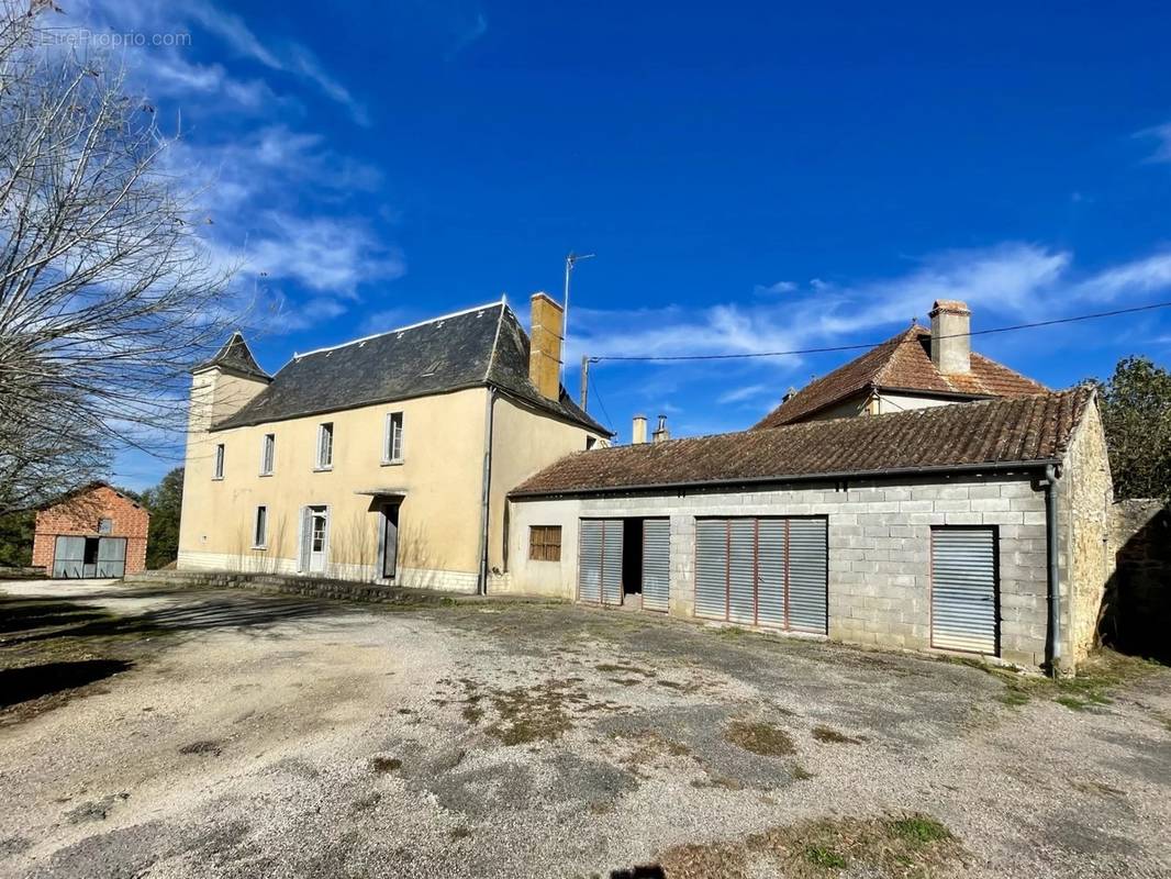 Maison à SAINT-MARTIAL-DE-NABIRAT