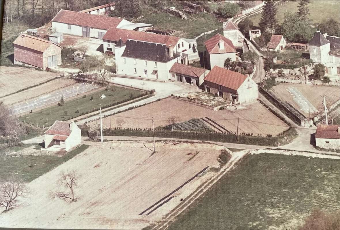 Maison à SAINT-MARTIAL-DE-NABIRAT