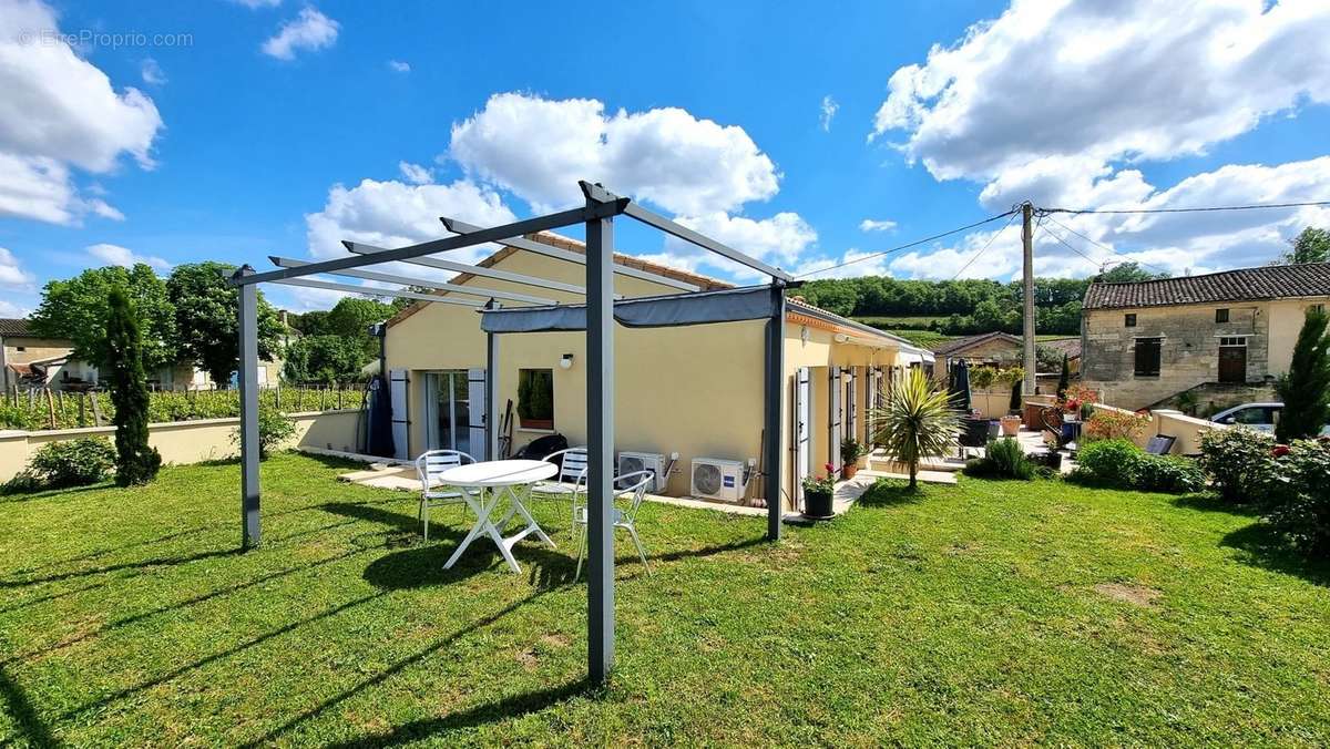 Maison à SAINT-EMILION