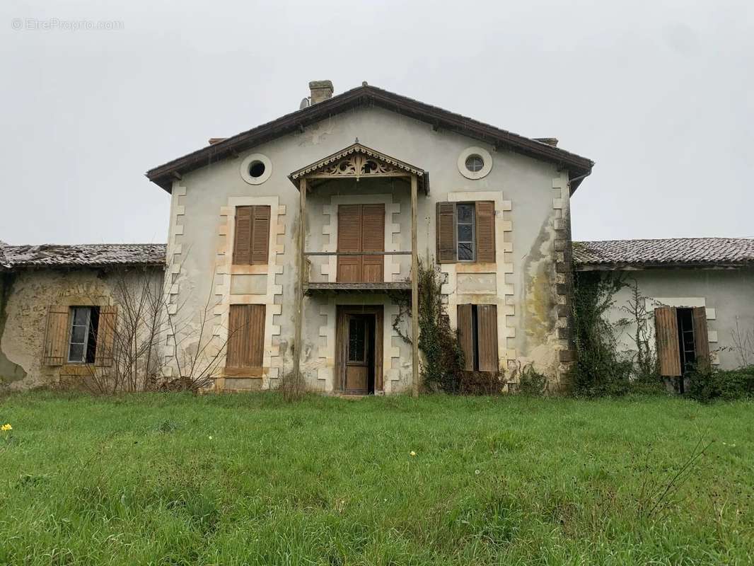 Maison à GENSAC