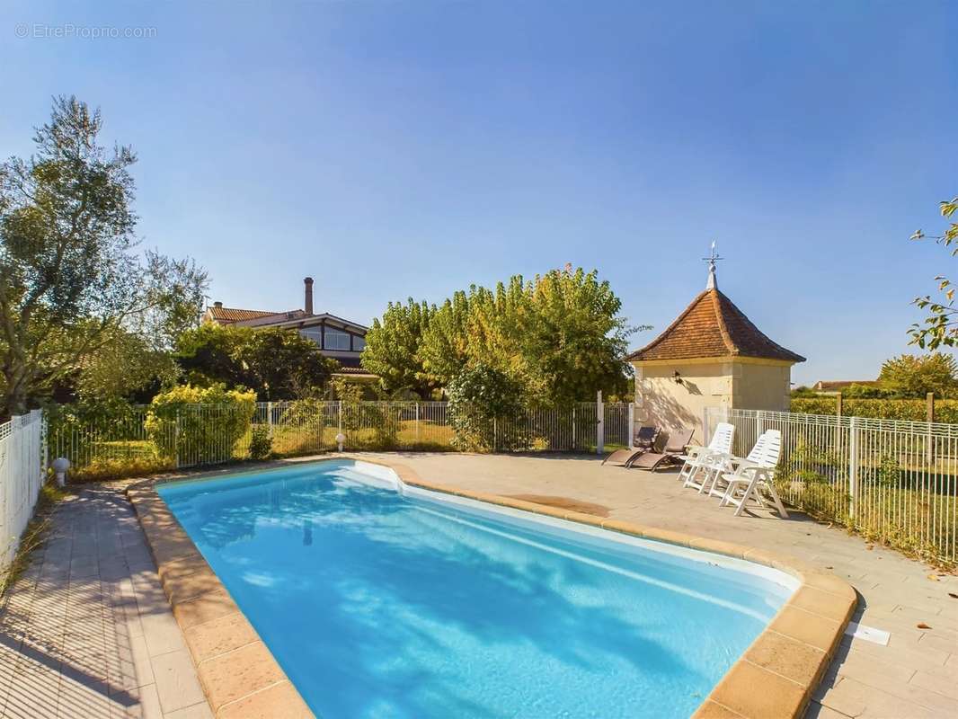 Maison à SAINT-EMILION