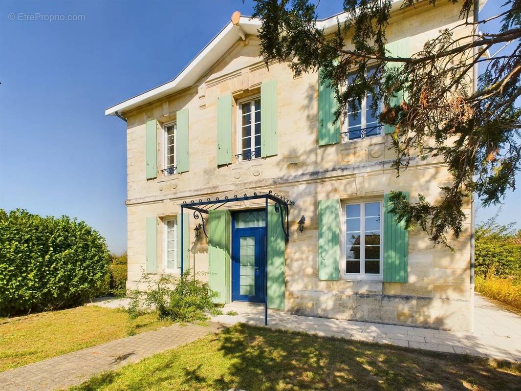 Maison à SAINT-EMILION