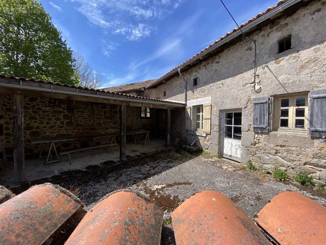 Maison à BUSSEROLLES