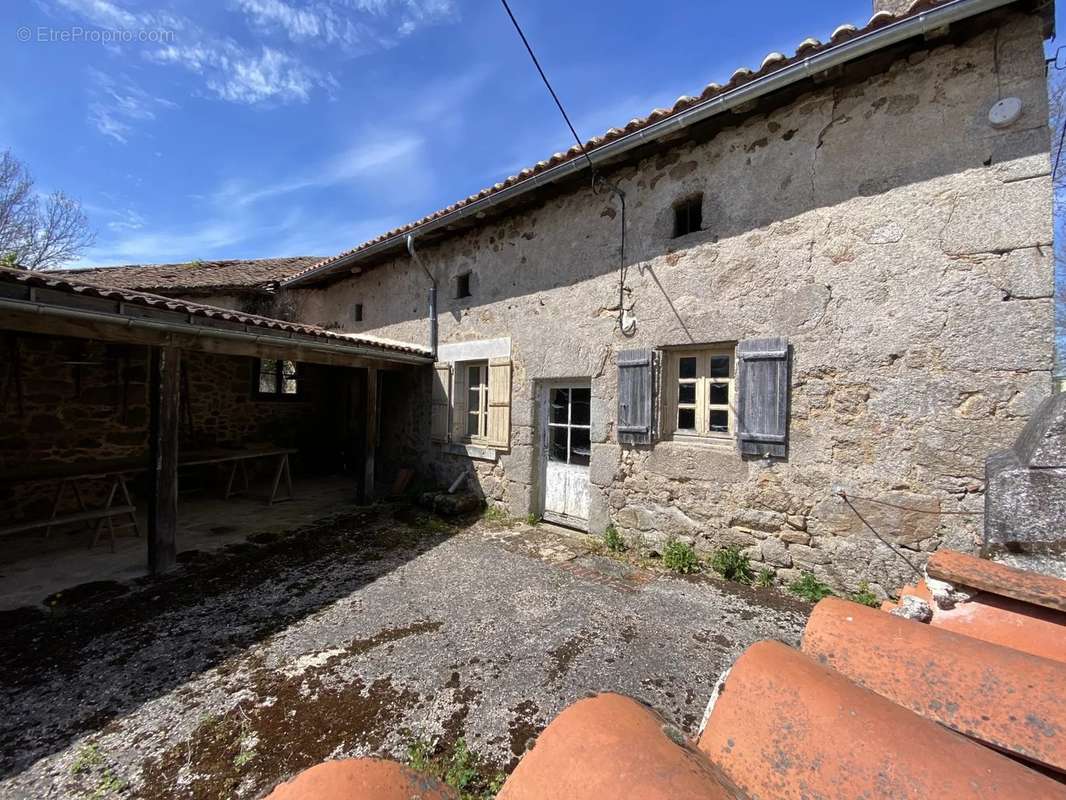 Maison à BUSSEROLLES