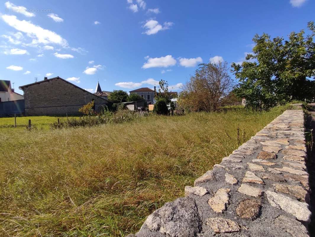 Maison à CHAMPNIERS-ET-REILHAC