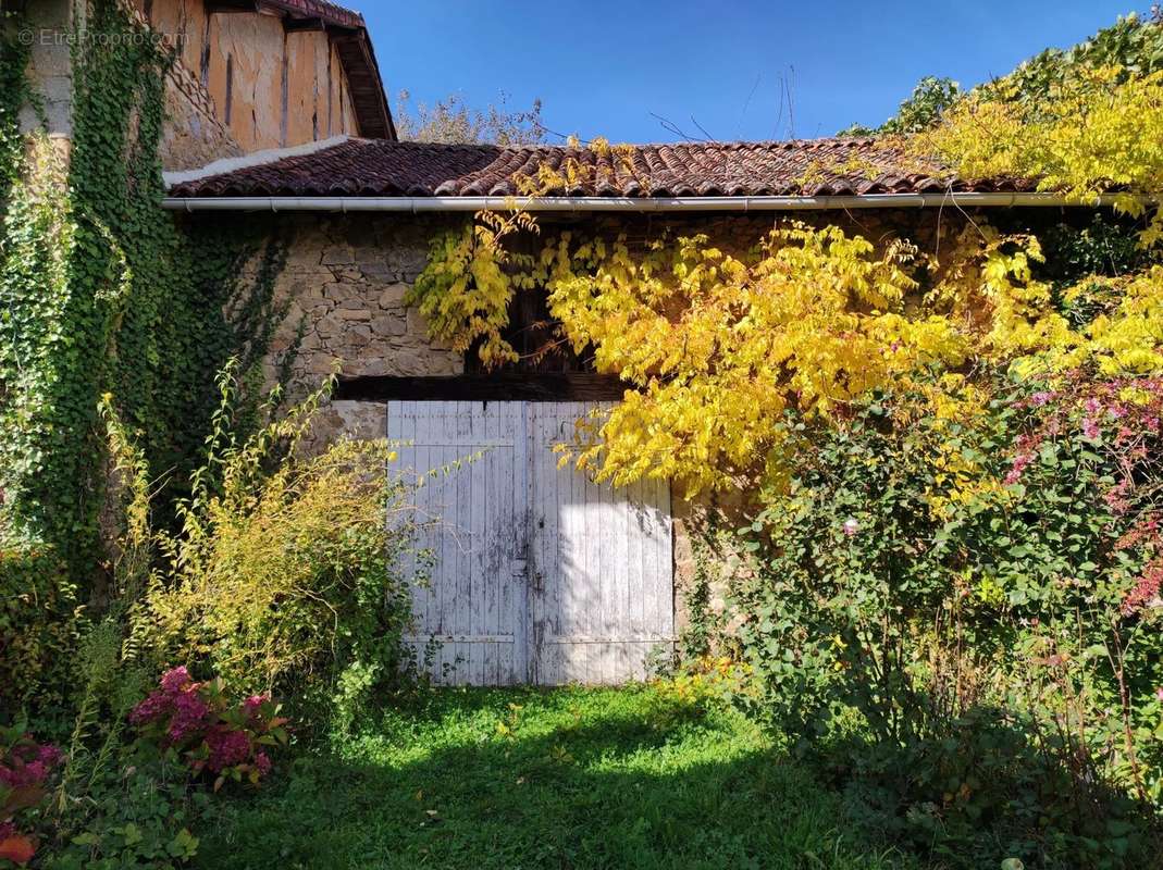 Maison à VAYRES