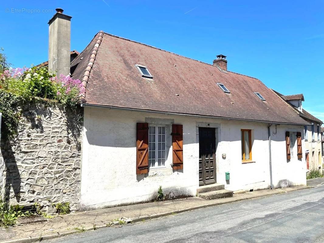 Maison à LADIGNAC-LE-LONG