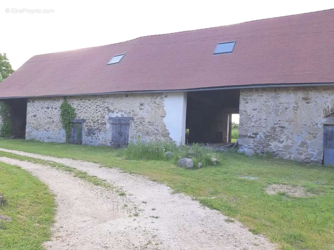 Maison à LADIGNAC-LE-LONG