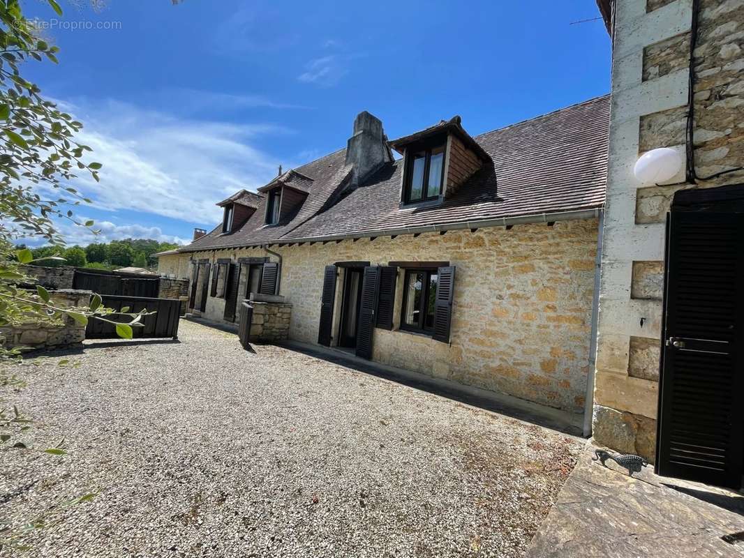 Maison à SAVIGNAC-LES-EGLISES