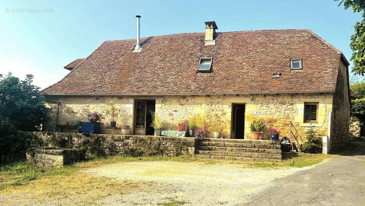 Maison à HAUTEFORT