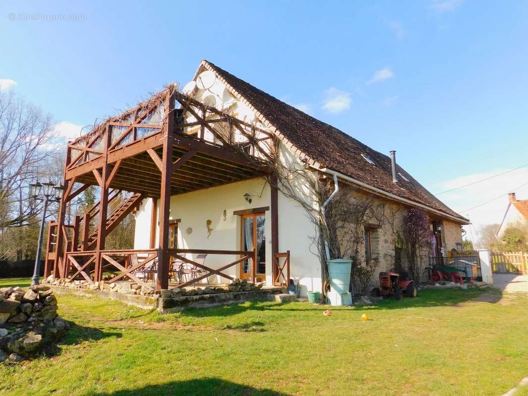 Maison à LADIGNAC-LE-LONG