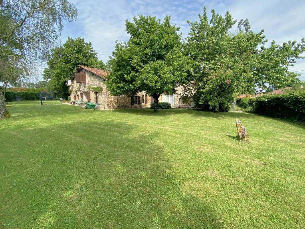 Maison à CHASSENEUIL-SUR-BONNIEURE