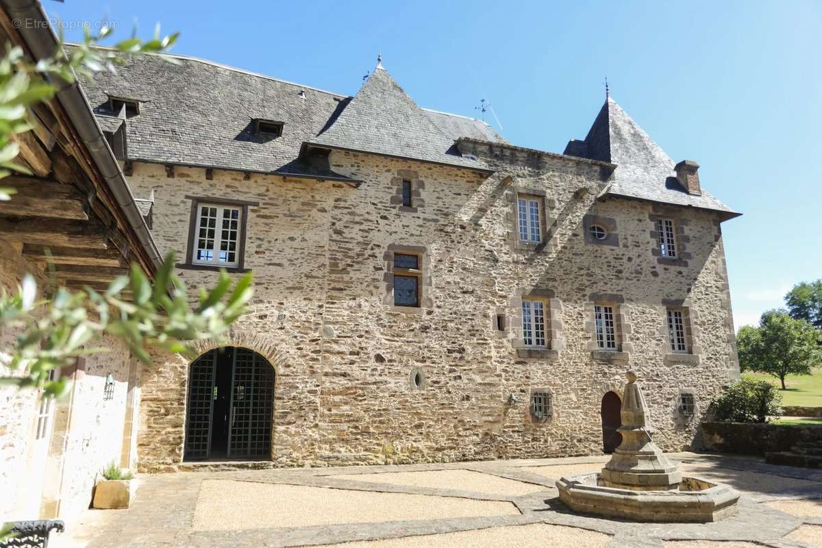 Maison à ARNAC-POMPADOUR