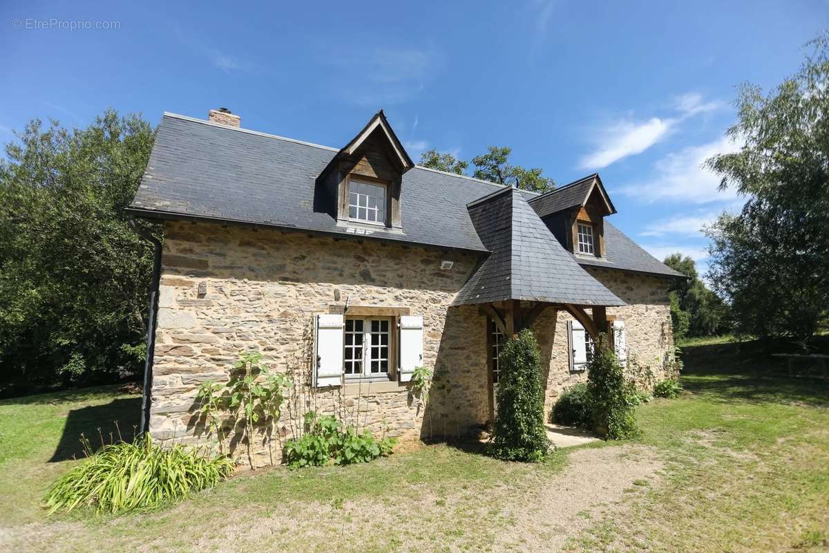 Maison à ARNAC-POMPADOUR