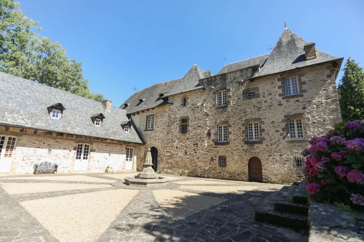 Maison à ARNAC-POMPADOUR