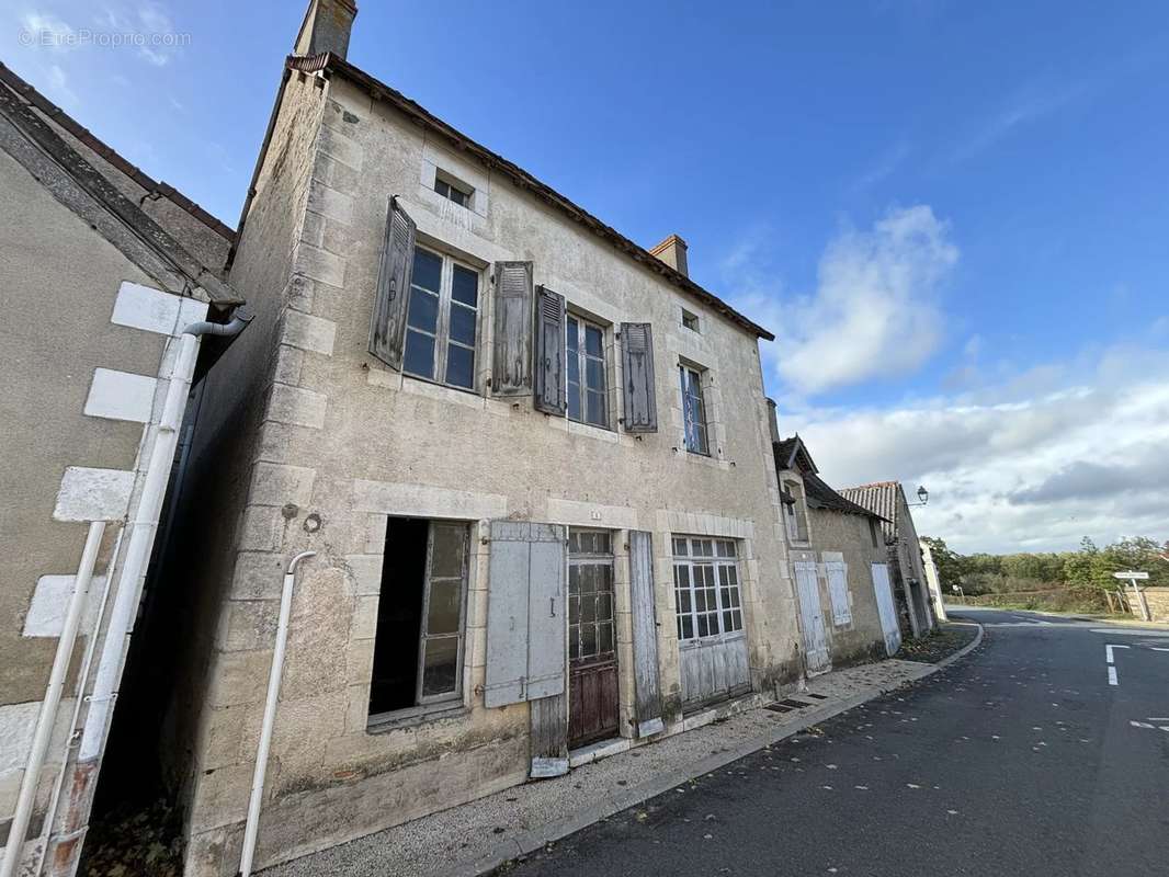 Maison à MONTMORILLON