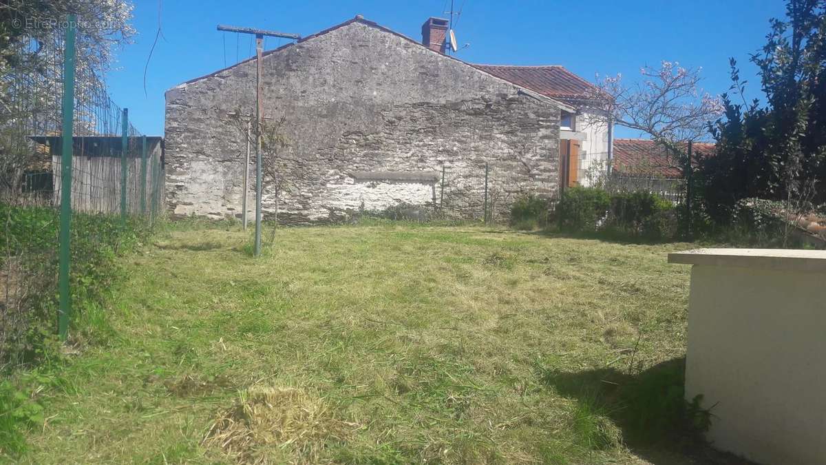 Maison à SAINT-BONNET-DE-BELLAC