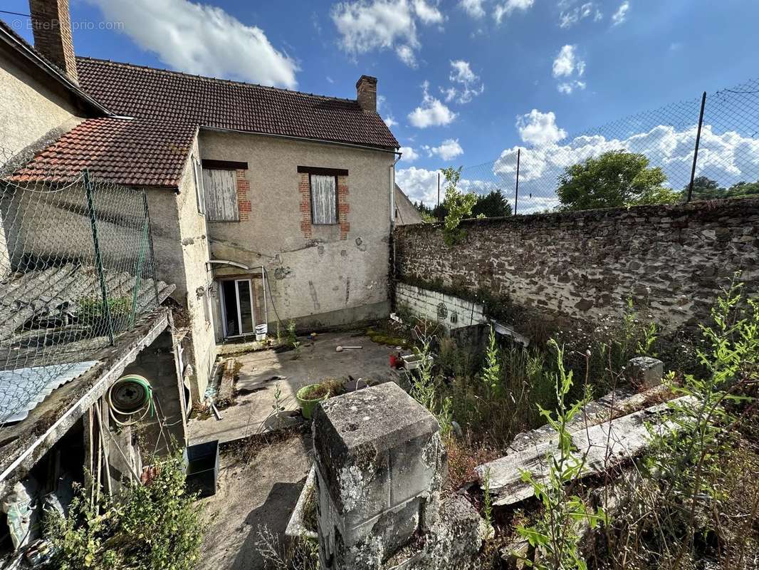 Maison à BRIGUEIL-LE-CHANTRE