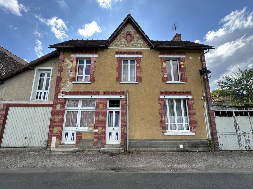 Maison à BRIGUEIL-LE-CHANTRE