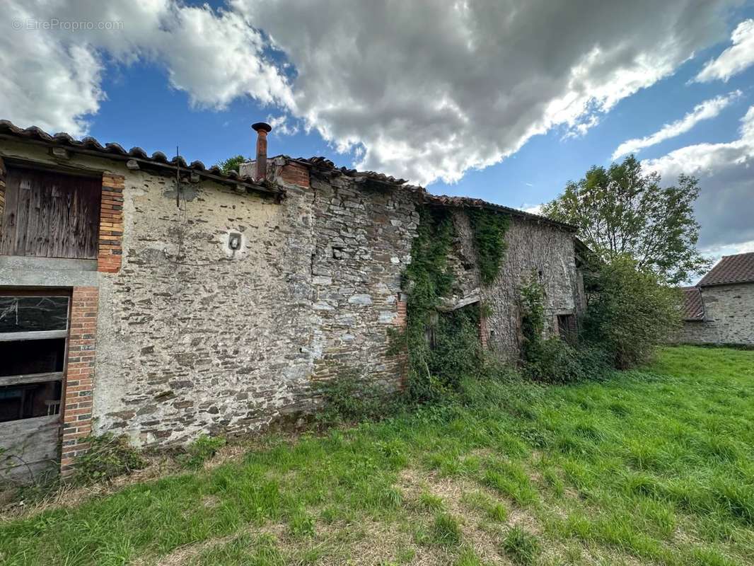 Maison à BUSSIERE-POITEVINE