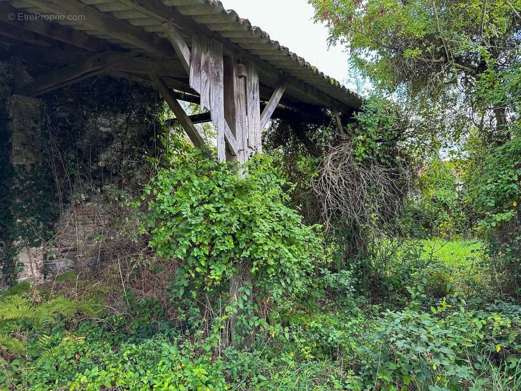 Maison à BUSSIERE-POITEVINE