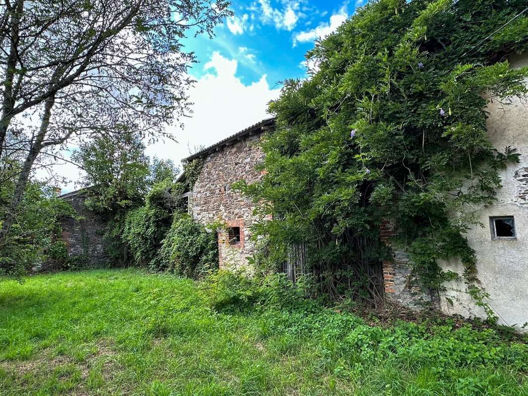 Maison à BUSSIERE-POITEVINE