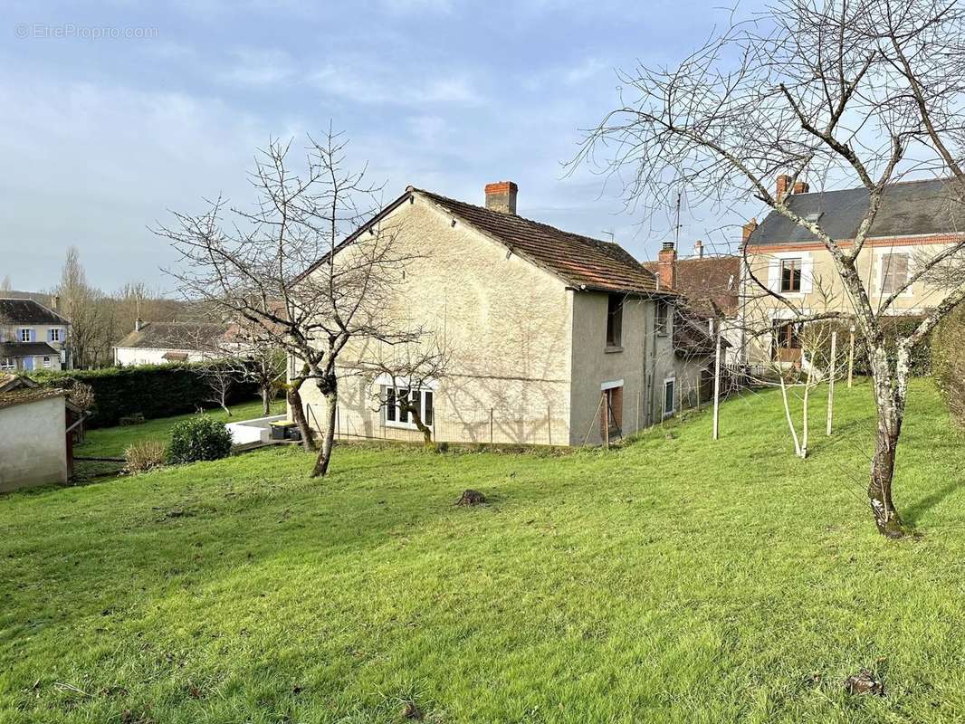 Maison à COULONGES