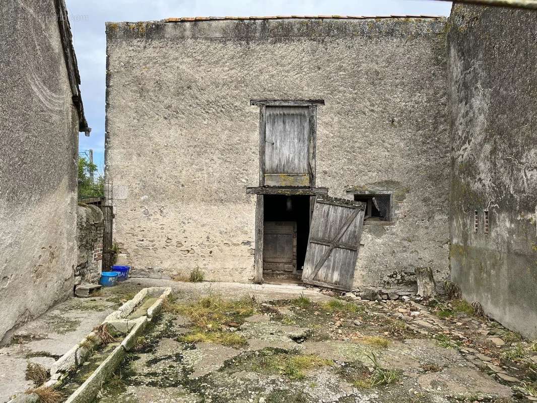 Maison à SAINT-LEOMER