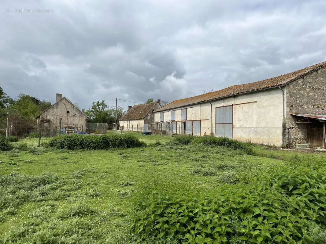 Maison à SAINT-LEOMER