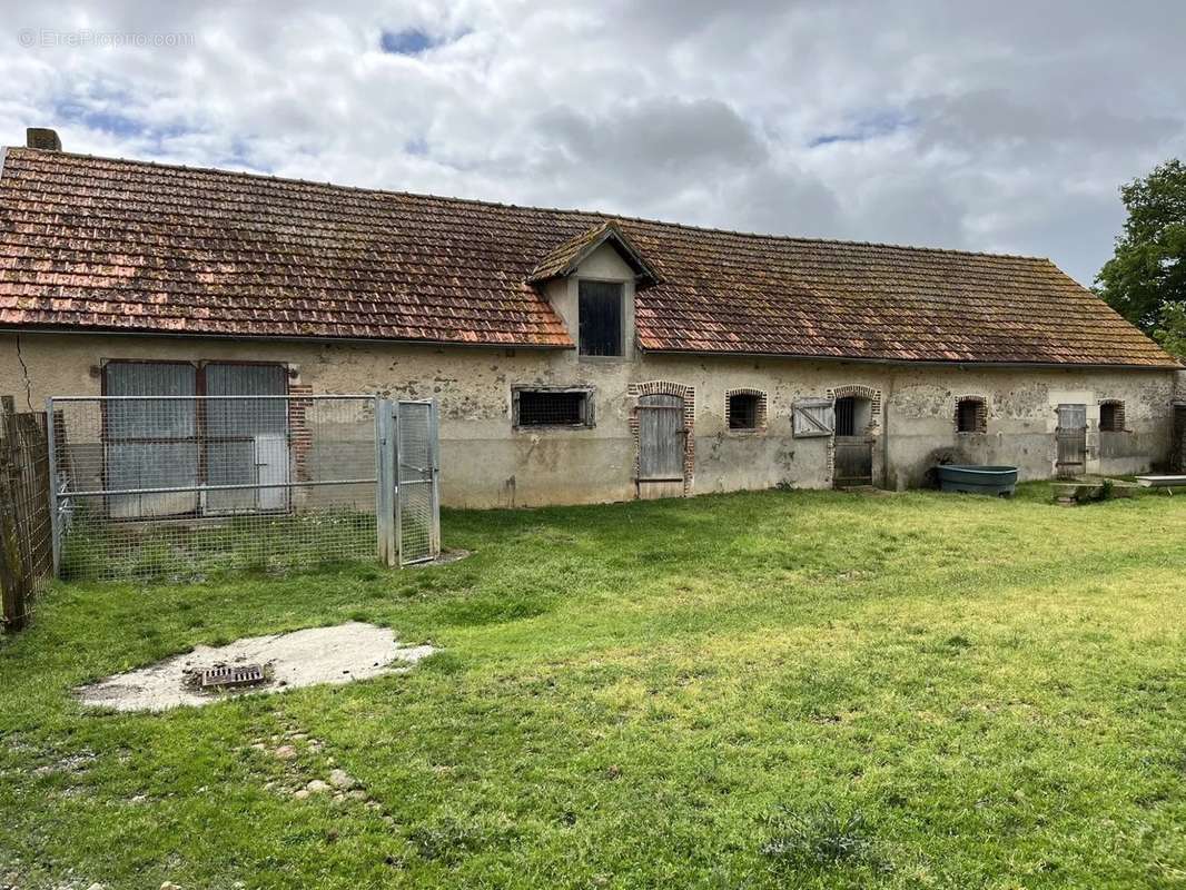 Maison à SAINT-LEOMER